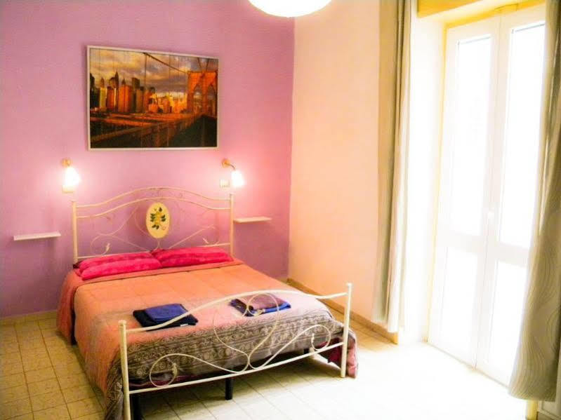 Hotel La Piazzetta Lecce Esterno foto
