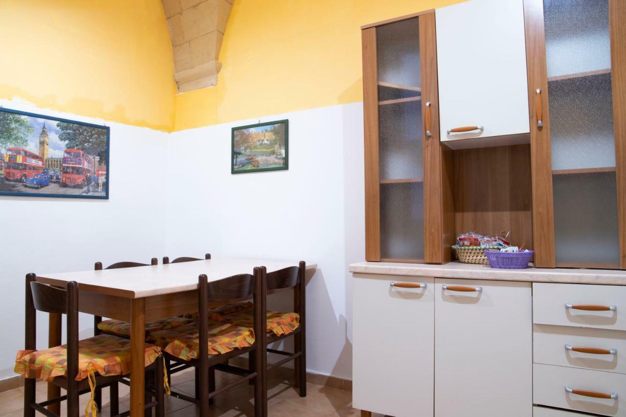 Hotel La Piazzetta Lecce Esterno foto